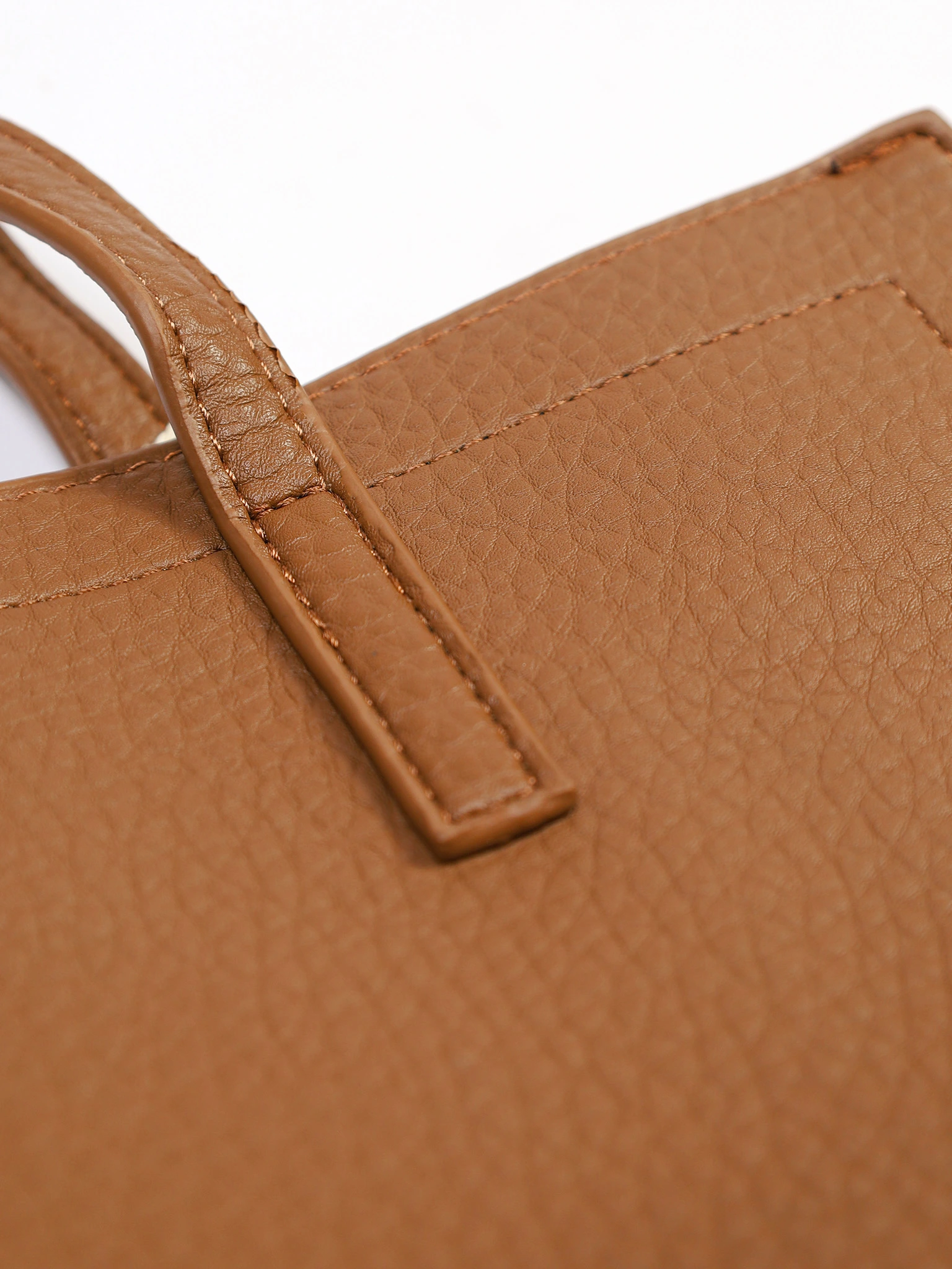 Сумка-тоут с плоскими ручками с декоративным платком в ассортименте